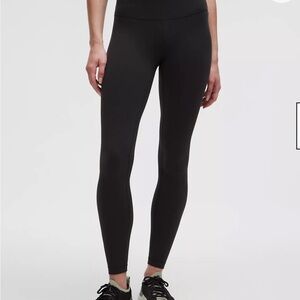 Lululemon Wunder Train 28” leggings